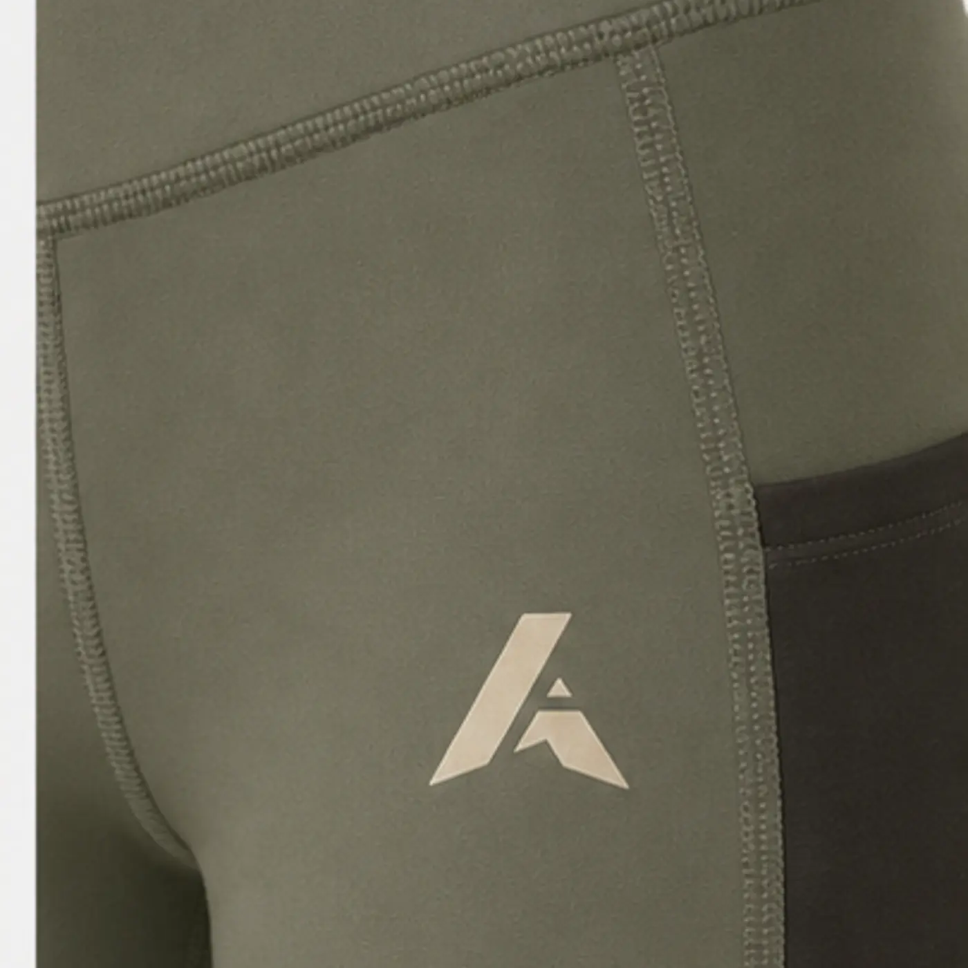 Performance Leggings Reference 03 — fabric and construction detail