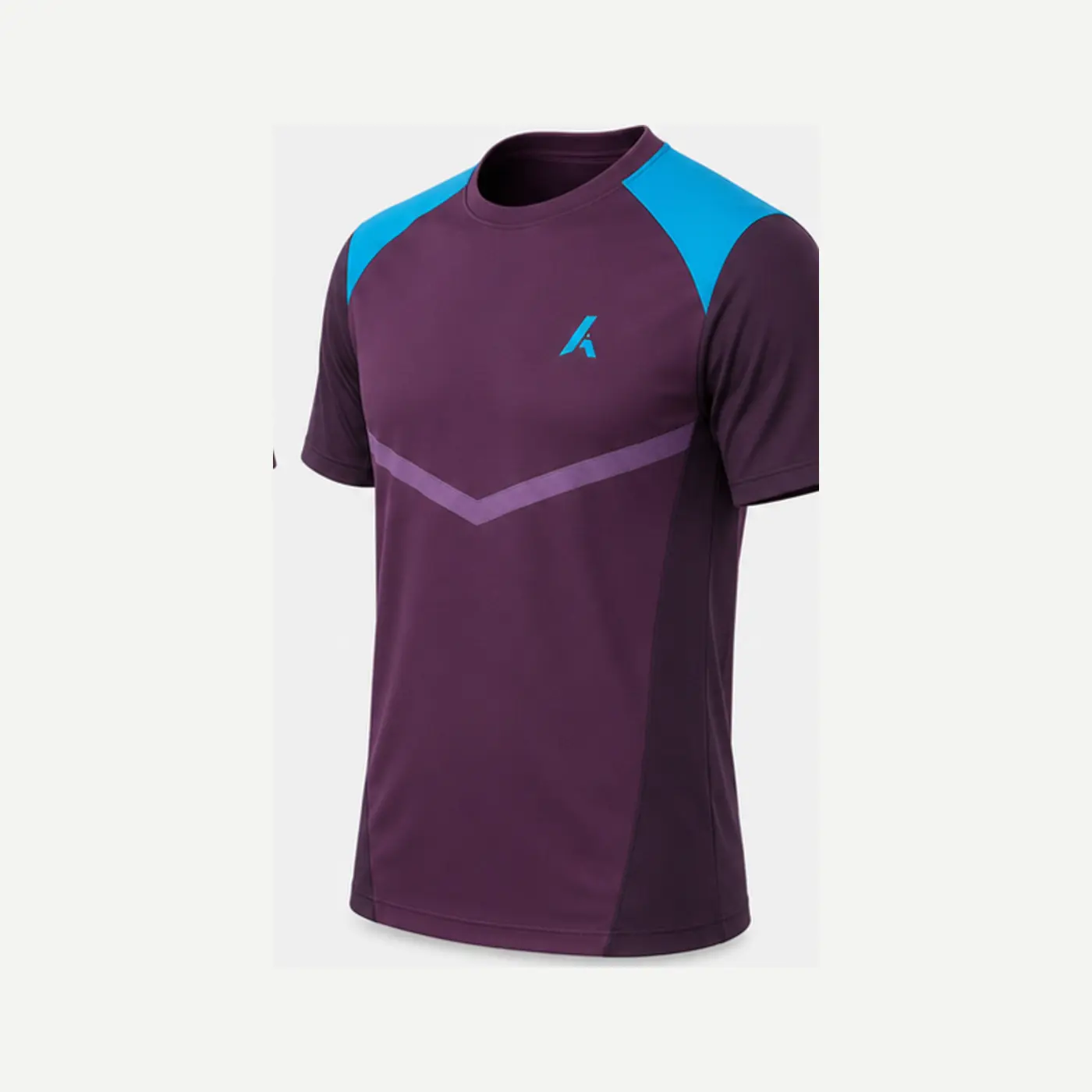 Performance T-Shirt Reference 04 — three-quarter view